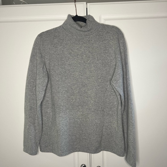Charter Club 100% Cashmere Turtleneck Sweater - Picture 2 of 9